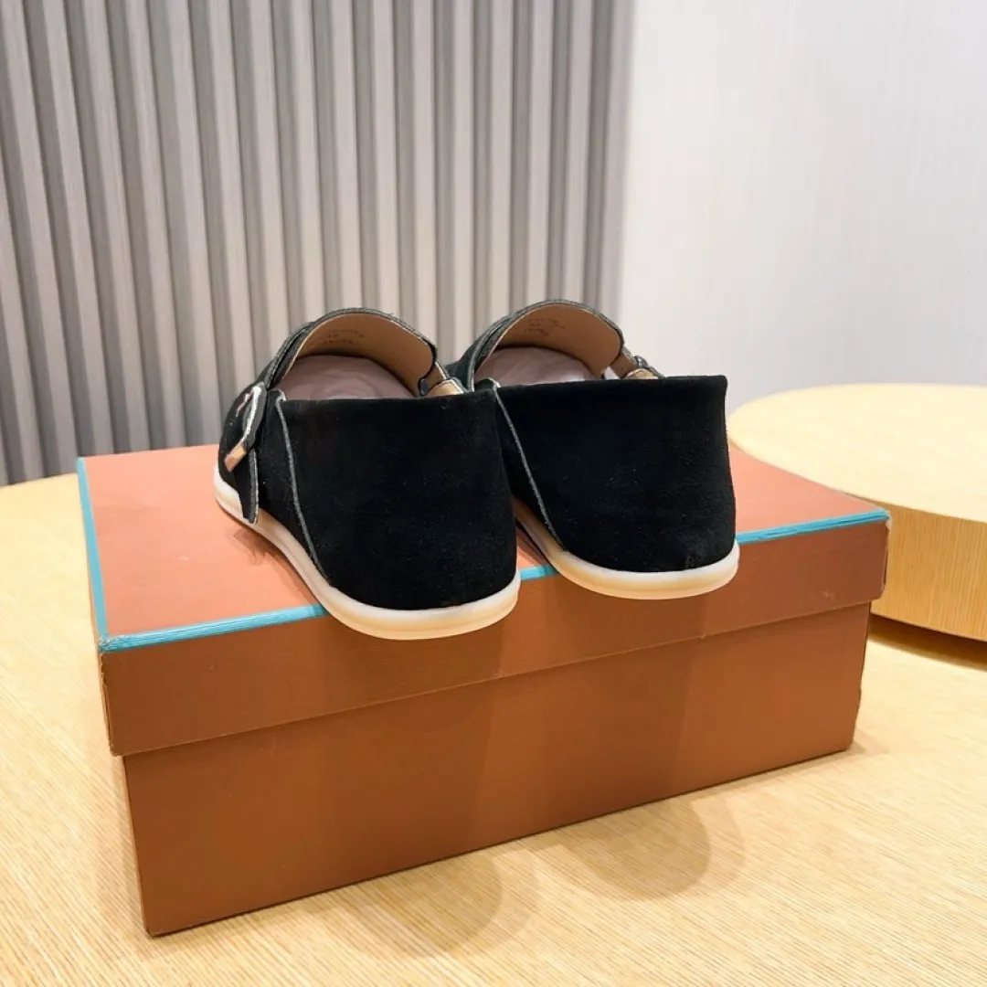 Factory price 420💰[loro piana] 2025 new moccasins, popular casual sneakers for street men. The shoes are made of first-layer suede leather uppers with rubber soles. They are classic. The complex craftsmanship and meticulous structure make the shoes light and soft, allowing you to walk comfortably and freely. Perfect for summer wear. Yardage: 38-45.